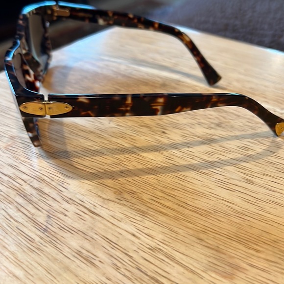 Louis Vuitton Tortoise Shell Style Sunglasses item number: z0139w CE 55 18 C0018 - Picture 4 of 7